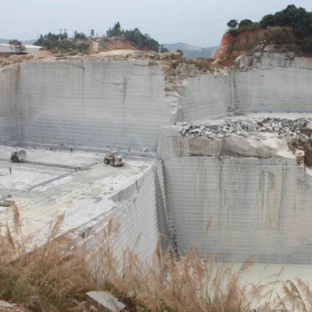 横浜ストーントレード